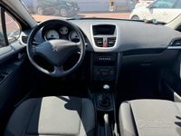Gebraucht Peugeot 207 92 PS (67 kW) 2011 Grau Limousine