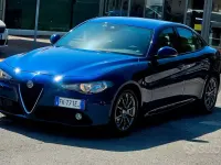 Usata Alfa Romeo Giulia 150 CV (110 kW) 2017 Bluazzurro Berlina