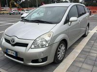 Usata Toyota Corolla Verso 136 CV (100 kW) 2008 Argento Monovolume