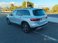 Usata Mercedes GLB180 116 CV (85 kW) 2020 Argento SUV