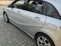 Usata Mercedes B180 109 CV (80 kW) 2017 Argento Monovolume