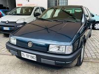 Usata VW Passat 90 CV (66 kW) 1991 Blu petrol Berlina