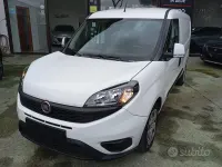 Usata Fiat Doblò Lounge 105 CV (77 kW) 2022 Bianco Monovolume