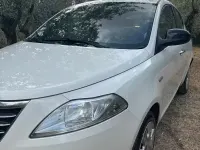 Usata Lancia Ypsilon 60 CV (44 kW) 2013 Bianco Utilitaria