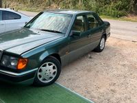 Usata Mercedes E200 122 CV (89 kW) 1992 Verde Berlina