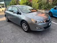Usata Opel Astra 101 CV (74 kW) 2011 Grigio Berlina
