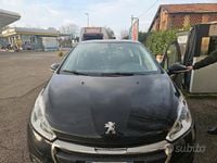 Usata Peugeot 208 Access 82 CV (60 kW) 2017 Nero Utilitaria
