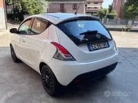 Usata Lancia Ypsilon Gold 69 CV (50 kW) 2015 Bianco Utilitaria