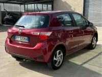 Usata Toyota Yaris Active 72 CV (52 kW) 2018 Rosso Berlina