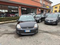 Usata Ford Fiesta Ghia 75 CV (55 kW) 2008 Grigio Berlina