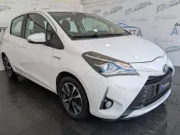 Usata Toyota Yaris Hybrid Active 73 CV (53 kW) 2018 Bianco Berlina