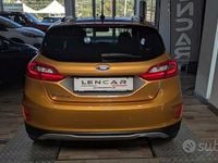 Usata Ford Fiesta Active 101 CV (74 kW) 2018 Arancione Berlina