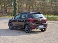 Usata Dacia Sandero Stepway 90 CV (66 kW) 2017 Marrone Berlina