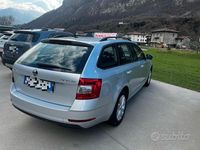 Usata Skoda Octavia Executive 116 CV (85 kW) 2017 Argento Station wagon