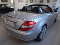 Usata Mercedes SLK200 163 CV (119 kW) 2007 Argento Cabrio
