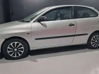 Usata Seat Ibiza Stella 64 CV (47 kW) 2003 Argento Utilitaria