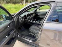 Usata Alfa Romeo Stelvio 190 CV (139 kW) 2022 Grigio SUV
