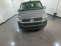 Usata VW Caravelle 150 CV (110 kW) 2023 Pure grey Monovolume