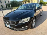 Usata Volvo V60 Summum 136 CV (100 kW) 2014 Nero Station wagon