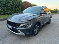 Käytetty Hyundai Kona 104 HP (76 kW) 2022 Harmaa Katumaasturi