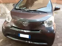 Usata Toyota iQ Sol 68 CV (50 kW) 2011 Grigio Utilitaria