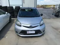 Usata Toyota Aygo Connect Style 67 CV (49 kW) 2012 Argento Utilitaria