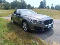 Usata Jaguar XE Business Edition 163 CV (119 kW) 2016 Argento Berlina