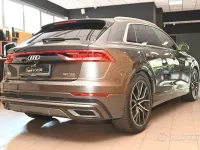 Usata Audi Q8 S-Line 286 CV (210 kW) 2023 Grigio SUV