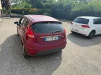 Usata Ford Fiesta 92 CV (67 kW) 2010 Rosso Berlina