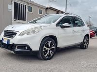 Usata Peugeot 2008 Active 92 CV (67 kW) 2014 Bianco SUV