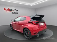 Nuova Toyota Yaris Aero 280 CV (205 kW) 2026 Rosso Utilitaria