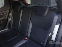 Begagnad Nissan Micra N-Connecta 90 HK (66 kW) 2018 Röd Halvkombi