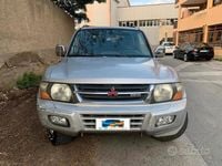 Usata Mitsubishi Pajero 164 CV (120 kW) 2001 Grigio SUV