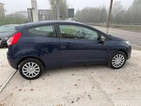 Usata Ford Fiesta 95 CV (69 kW) 2015 Blu Berlina