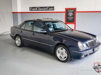 Usata Mercedes E430 Avantgarde 279 CV (205 kW) 2000 Blu Berlina