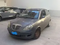 Usata Lancia Ypsilon 80 CV (58 kW) 2004 Bluazzurro Utilitaria