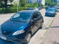 Usata Lancia Ypsilon Gold 69 CV (50 kW) 2016 Bluazzurro Utilitaria