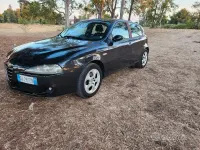 Usata Alfa Romeo 147 105 CV (77 kW) 2006 Nero Utilitaria