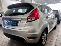 Usata Ford Fiesta 82 CV (60 kW) 2017 Gray Berlina