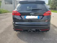 Usata Ford Focus ST 250 CV (183 kW) 2017 Nero Station wagon