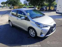 Usata Toyota Yaris Active 111 CV (81 kW) 2019 Grigio Berlina