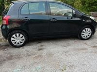 Begagnad Toyota Yaris 64 HK (47 kW) 2007 Svart Halvkombi