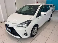 Usata Toyota Yaris Hybrid Business Edition 73 CV (53 kW) 2019 Bianco Berlina