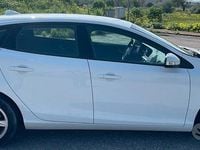 Usata Volvo V40 120 CV (88 kW) 2017 Bianco Berlina