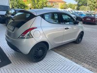 Usata Lancia Ypsilon 69 CV (50 kW) 2019 Argento Utilitaria
