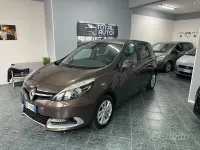 Käytetty Renault Scenic E-Tech XMOD 95 HP (69 kW) 2014 Ruskea Tila-auto