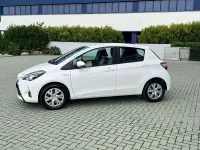 Usata Toyota Yaris Hybrid Business Edition 73 CV (53 kW) 2019 Bianco Berlina