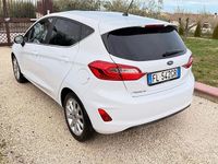 Usata Ford Fiesta 100 CV (73 kW) 2017 Bianco Berlina
