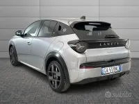 Usata Lancia Ypsilon 101 CV (74 kW) 2024 Grigio Utilitaria