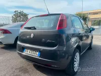 Usata Fiat Punto 90 CV (66 kW) 2010 Grigio Utilitaria